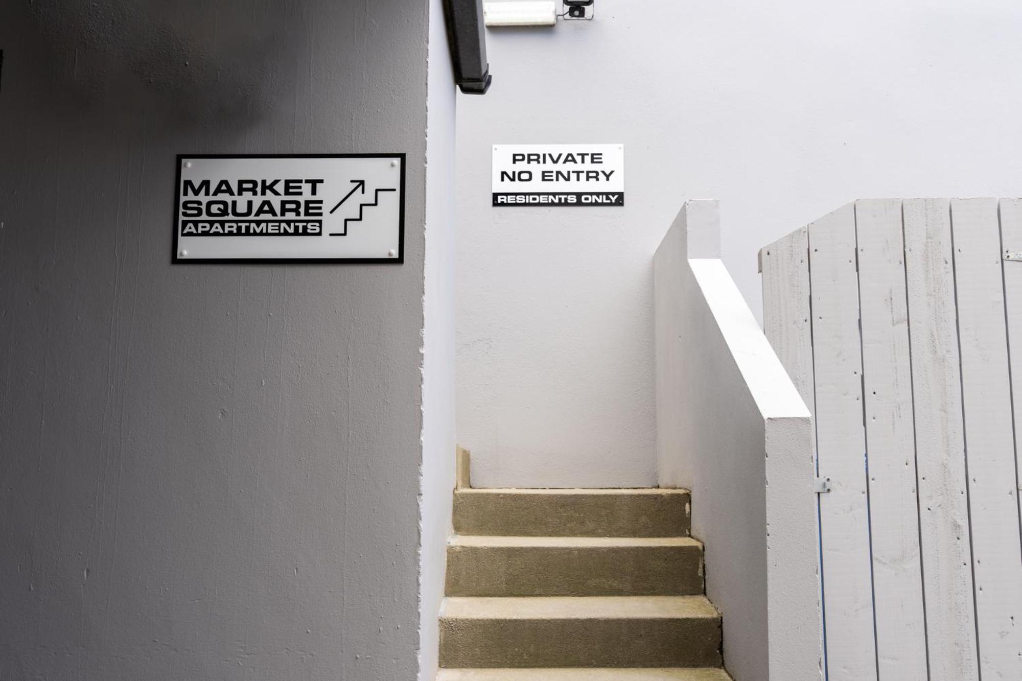 Market Square Apartments 부시밀즈 외부 사진